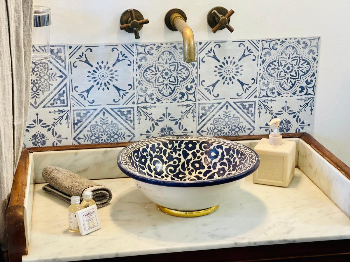 Elegant Studio Sous Les Toits Marseilles Exterior foto